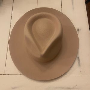 Gigi Pip Zephyr Hat in Cream - NWT